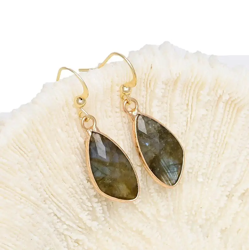 Labradorite- (1) Labradorite- (1)