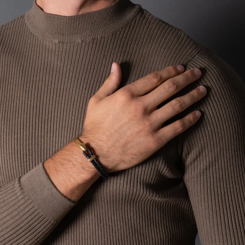 signature-gold-332284 signature-gold-332284