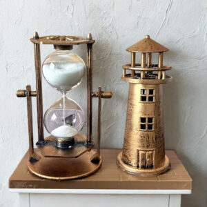 Vintage svjetionik s pješčanim satom - brončana boja