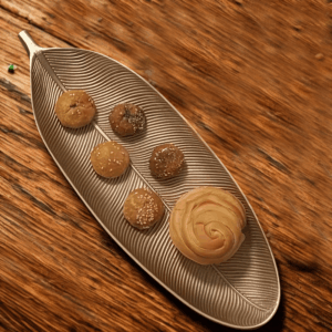 Moderna stolna zdjela za posluživanje u obliku lista - zlatna